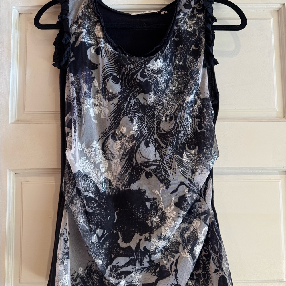 T Tahari Blue  and White Abstract Tank Top, Size Medium, Like New